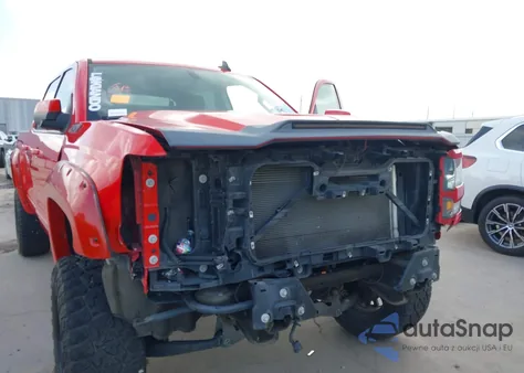 2018 Chevrolet Silverado 1500 2Lt z USA, uszkodzony, nr VIN 3GCUKREC4JG402149